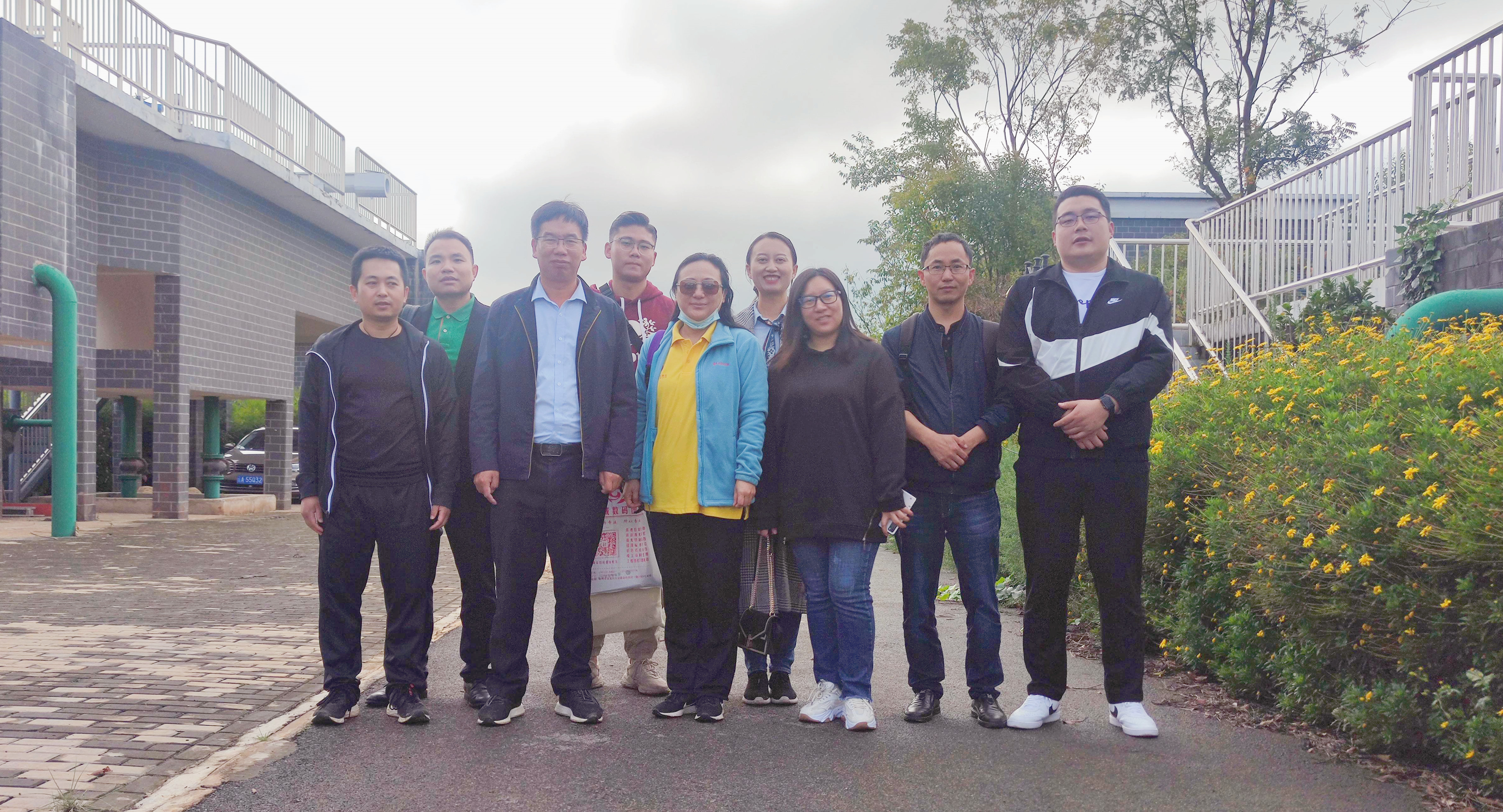 【項(xiàng)目考察】昆明理工大學(xué)環(huán)境科學(xué)與工程學(xué)院2021級(jí)工程博士班到公司承建項(xiàng)目現(xiàn)場(chǎng)教學(xué)考察